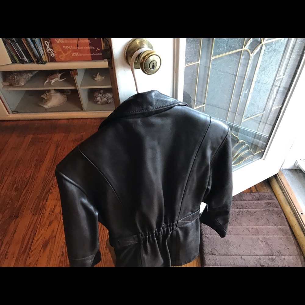 Deep brown sturdy leather jacket - Picture 2 of 3